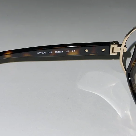 Salvatore Ferragamo Brown Women’s Sunglasses NWT - Picture 11 of 14